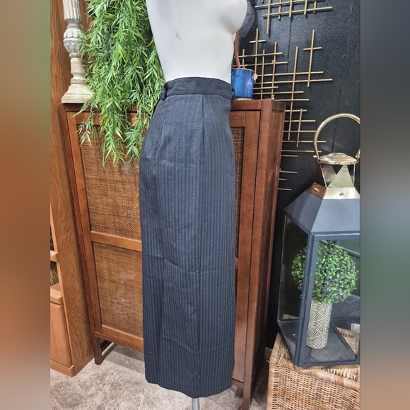 ​Vintage Long Pinstripe Pencil Skirt - Dark Academia / Career Wear - Picture 3 of 9